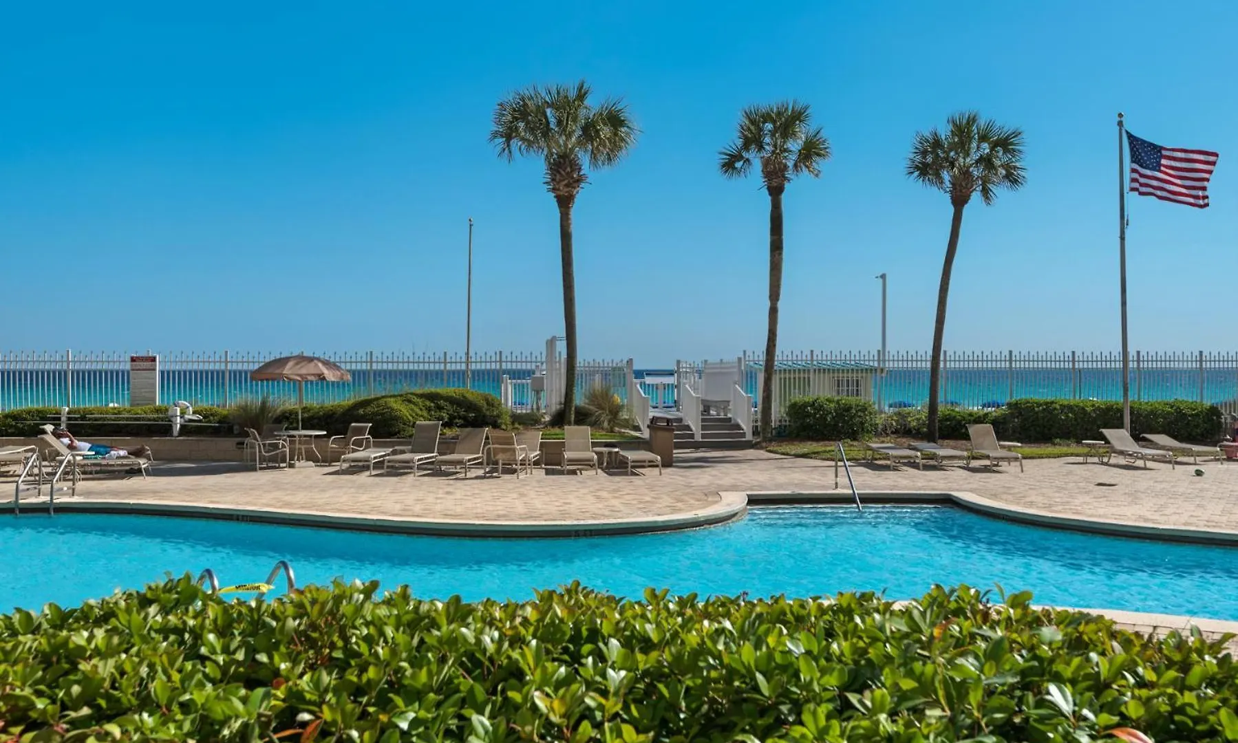 Beautiful Spacious Penthouse 2 Story Beach Front Condo Sleeps 12! Destin