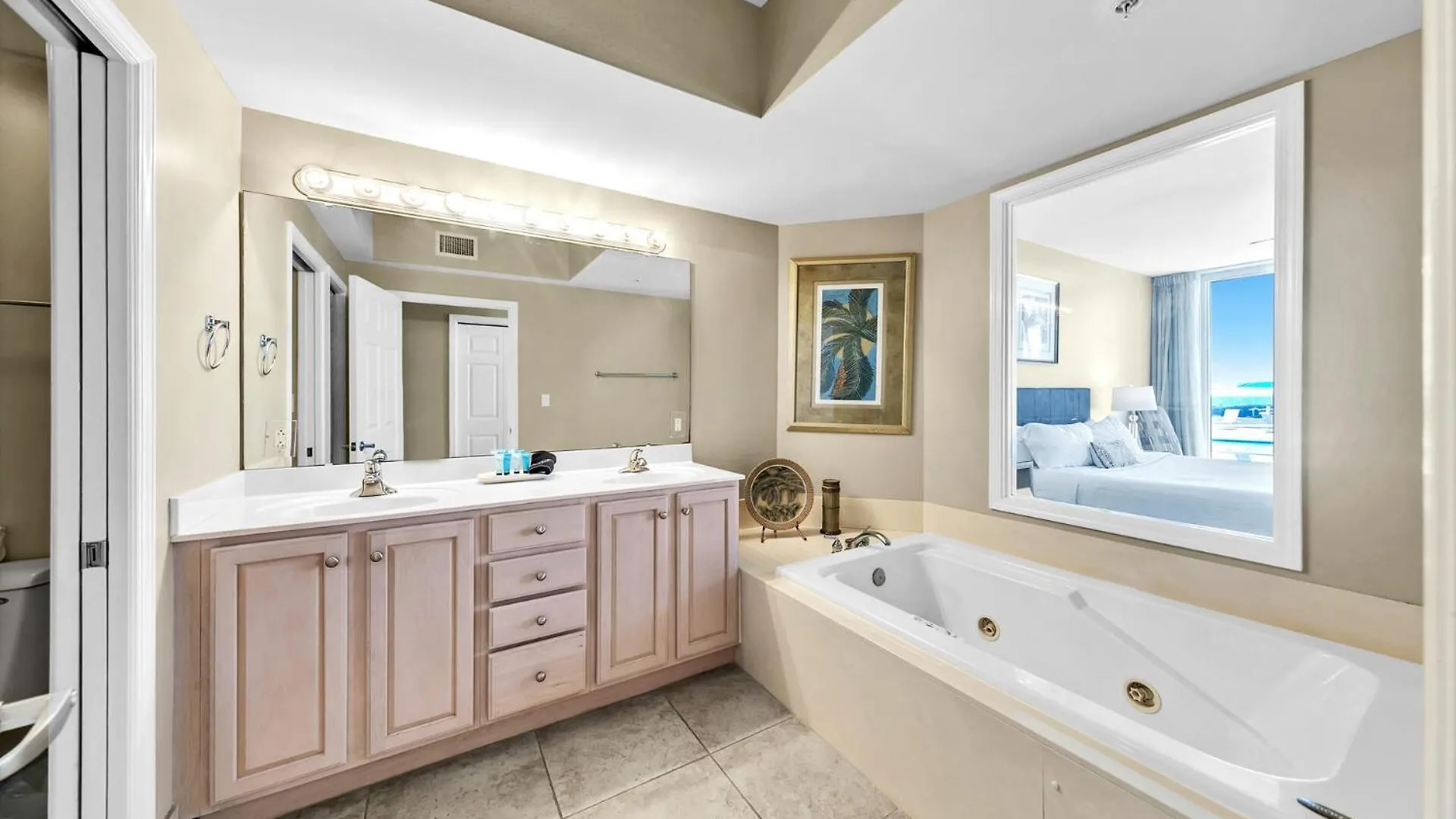 Holiday home Beautiful Spacious Penthouse 2 Story Beach Front Condo Sleeps 12! Destin United States