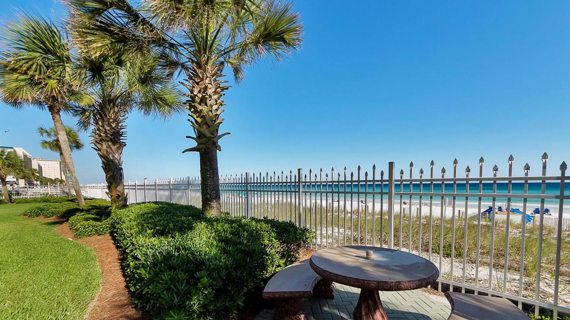 Beautiful Spacious Penthouse 2 Story Beach Front Condo Sleeps 12! Destin 0*,