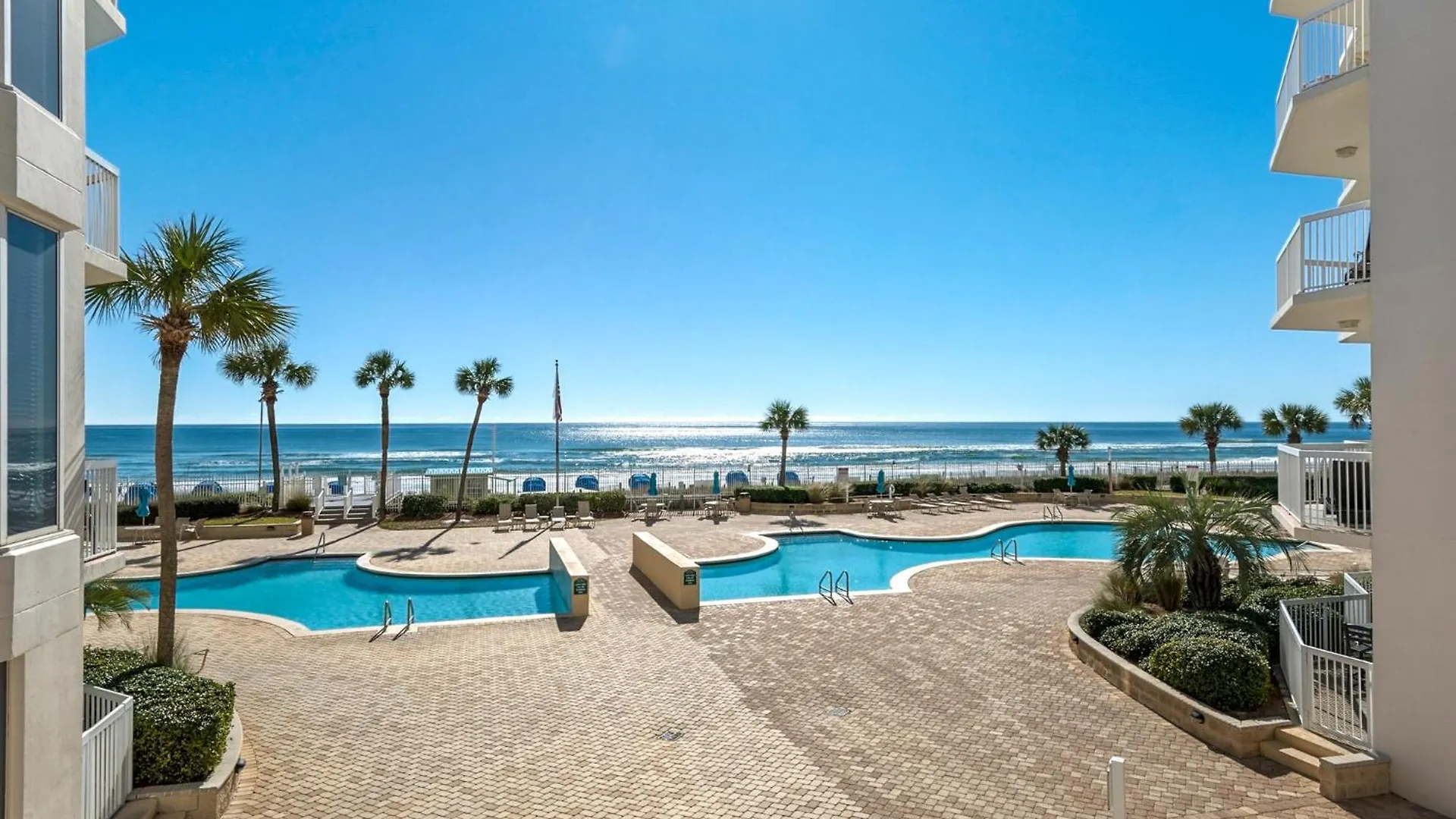 Beautiful Spacious Penthouse 2 Story Beach Front Condo Sleeps 12! Destin 0*,  United States