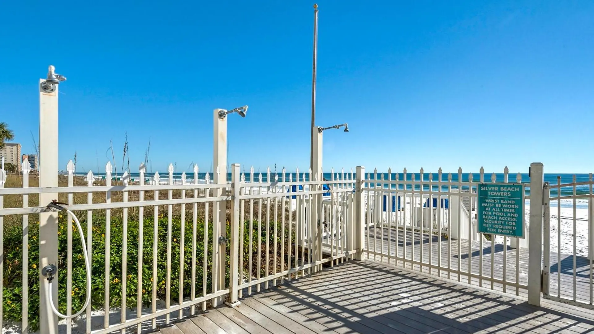 Beautiful Spacious Penthouse 2 Story Beach Front Condo Sleeps 12! Destin Holiday home