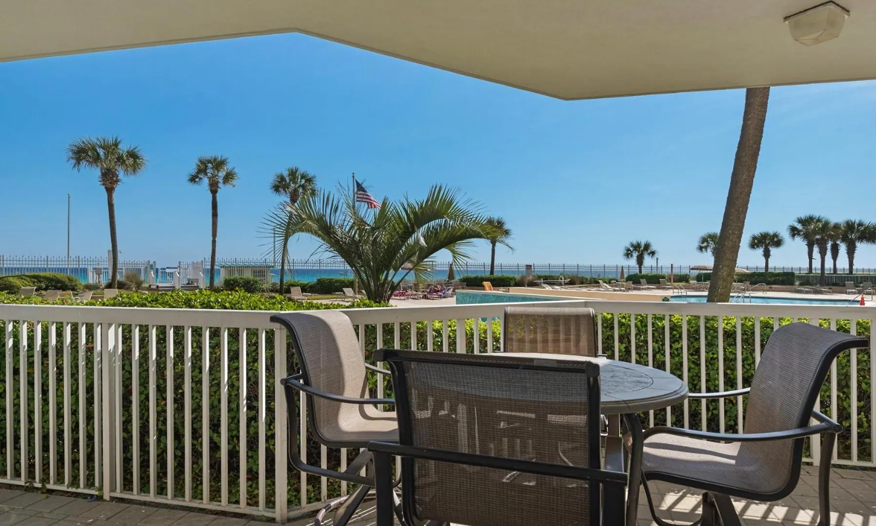 Beautiful Spacious Penthouse 2 Story Beach Front Condo Sleeps 12! Destin Holiday home