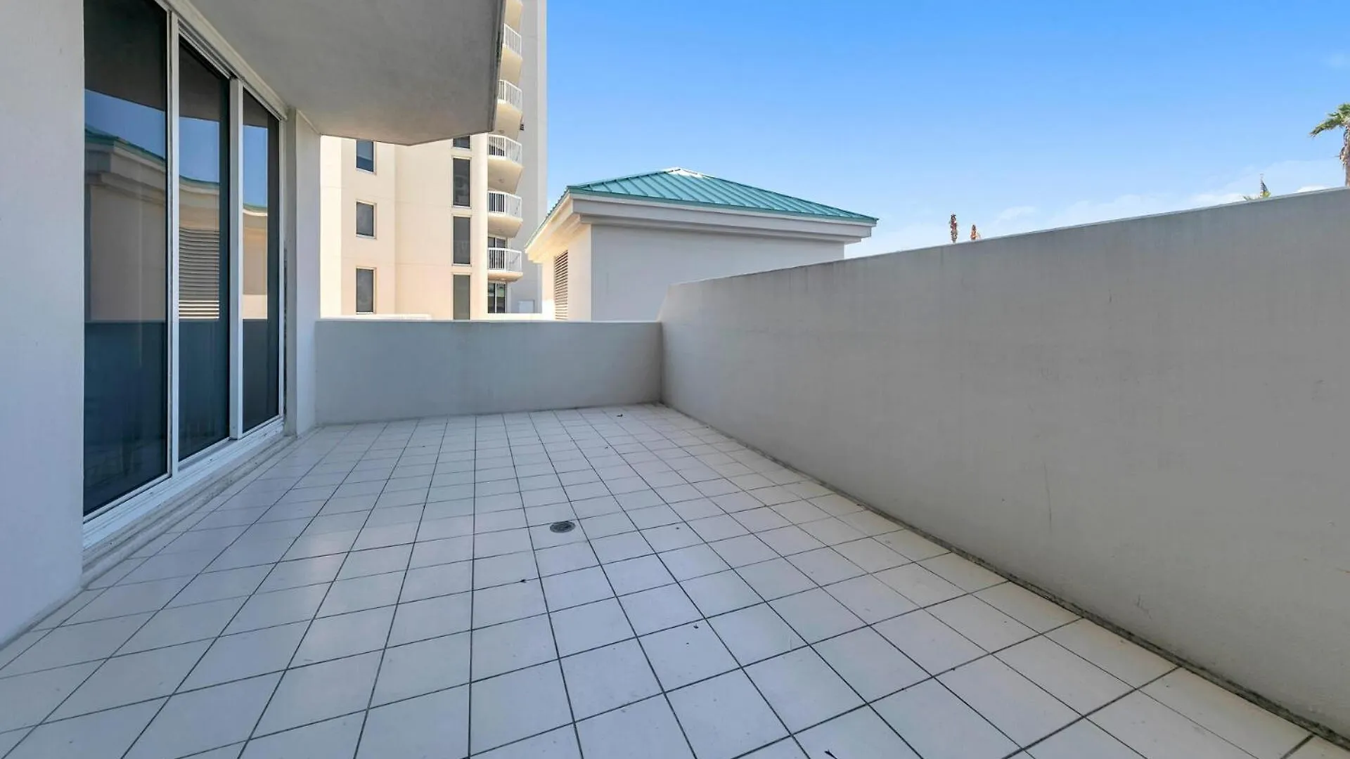 Beautiful Spacious Penthouse 2 Story Beach Front Condo Sleeps 12! Destin