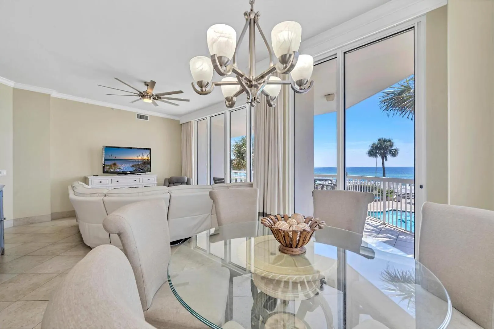 Beautiful Spacious Penthouse 2 Story Beach Front Condo Sleeps 12! Destin 0*,  United States