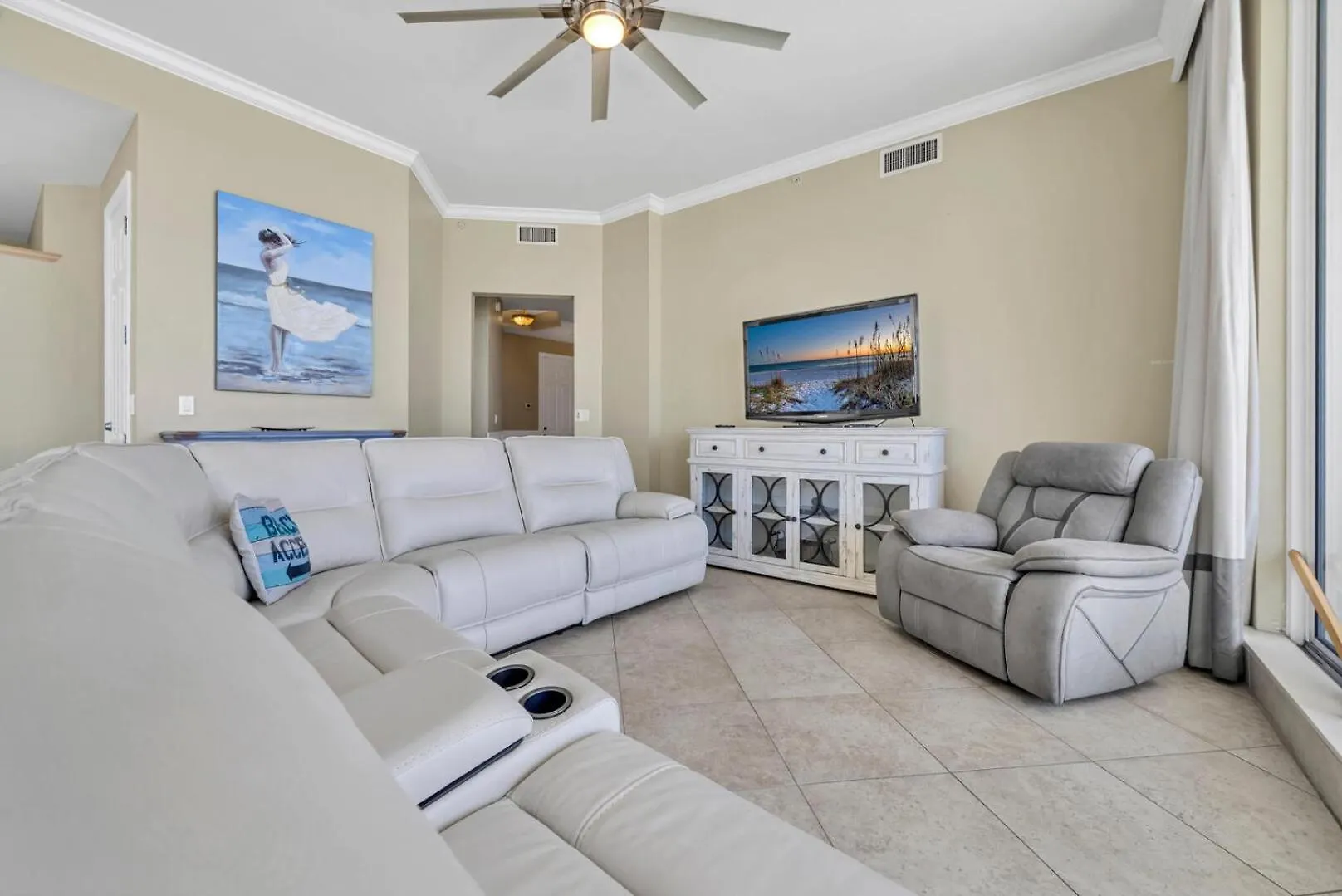 Beautiful Spacious Penthouse 2 Story Beach Front Condo Sleeps 12! Destin