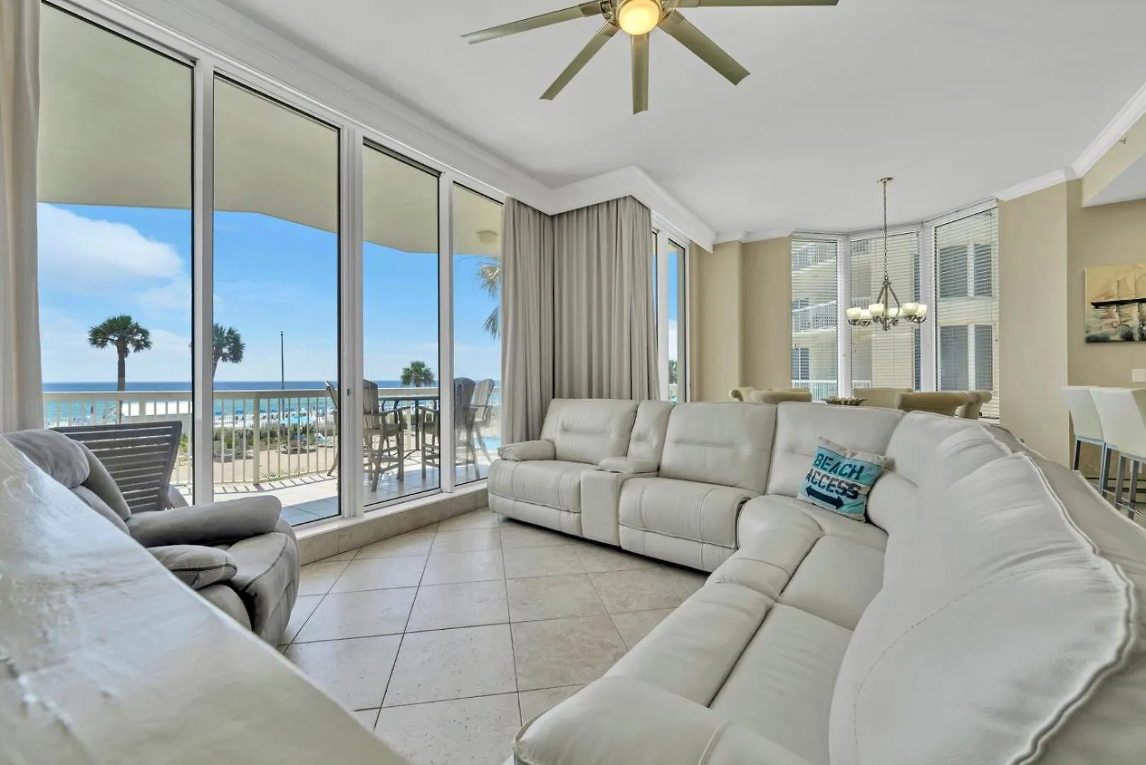 Beautiful Spacious Penthouse 2 Story Beach Front Condo Sleeps 12! Destin United States