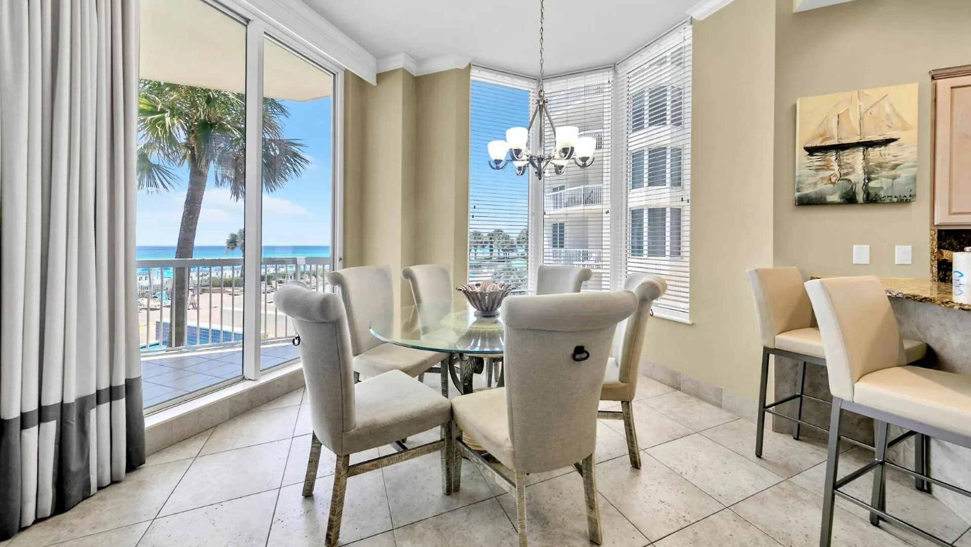 Beautiful Spacious Penthouse 2 Story Beach Front Condo Sleeps 12! Destin United States