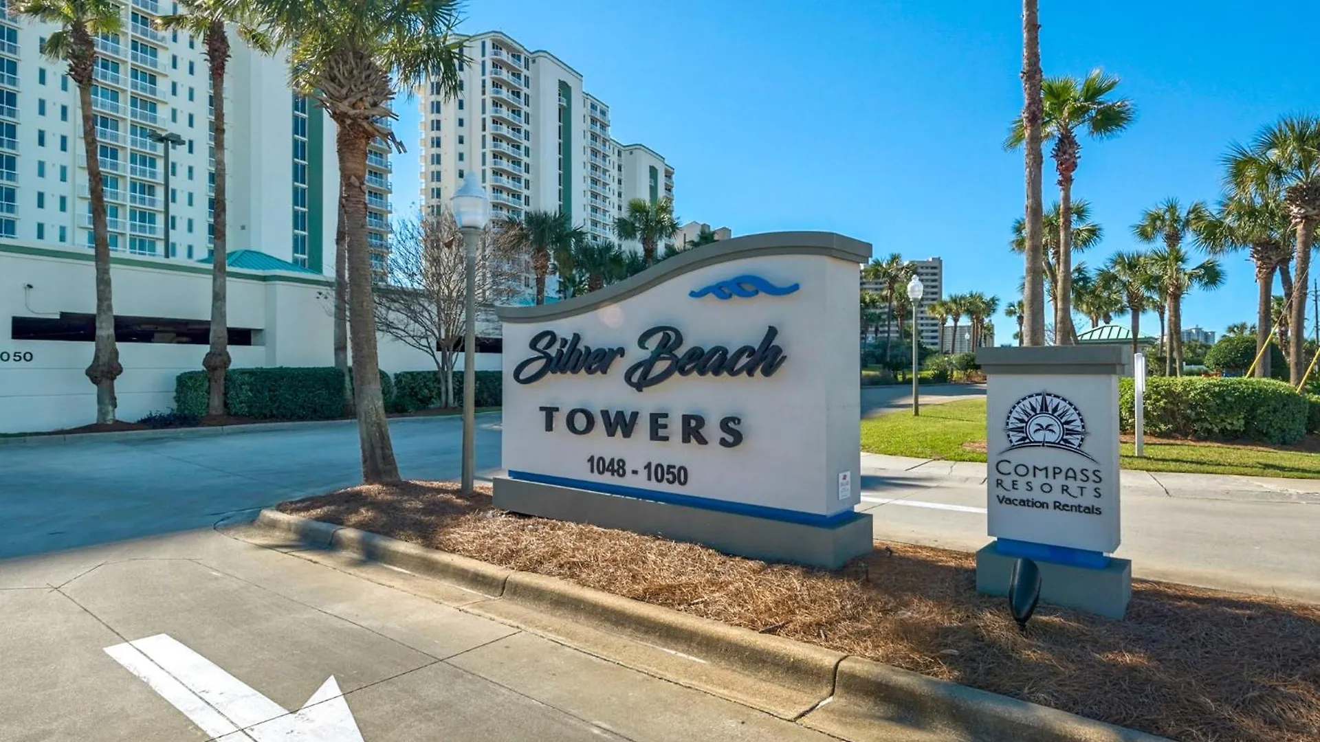 Beautiful Spacious Penthouse 2 Story Beach Front Condo Sleeps 12! Destin